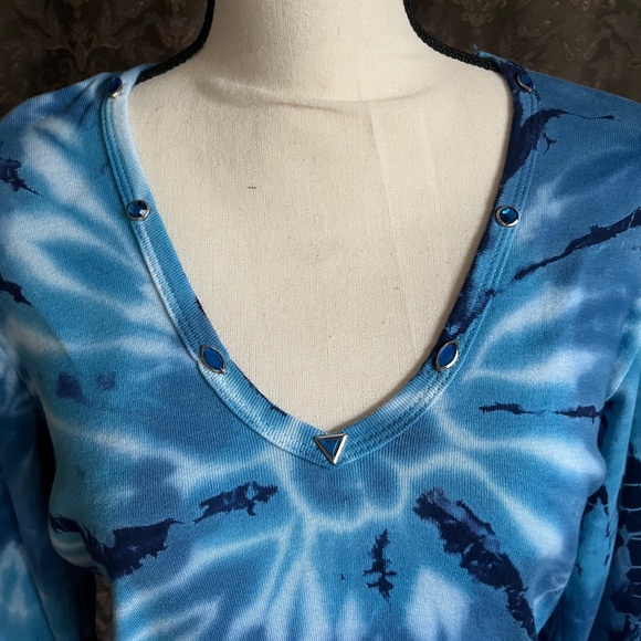 Tryst Long Sleeve 100% Cotton Tie Dye Tee  Jeweled Neckline  Size Large NWT - Picture 2 of 5